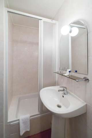 Отель Hotel Express Congress Киев Двухместный номер с 2 отдельными кроватями-4